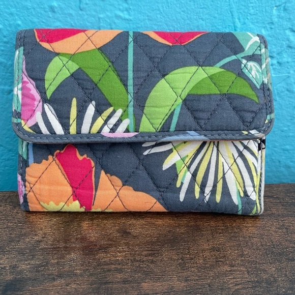 Vera Bradley Floral Quilted Women's Wallet - Picture 1 of 4